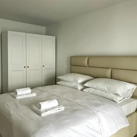 Four Star Seafront With Parking 公寓 *